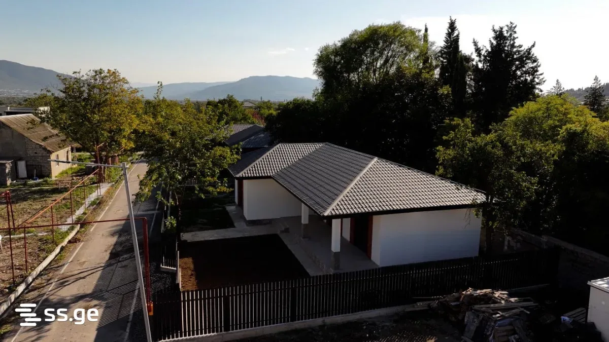 იყიდება 4-ოთახიანი სახლი, ვაკე-საბურთალო - ფოტო 2