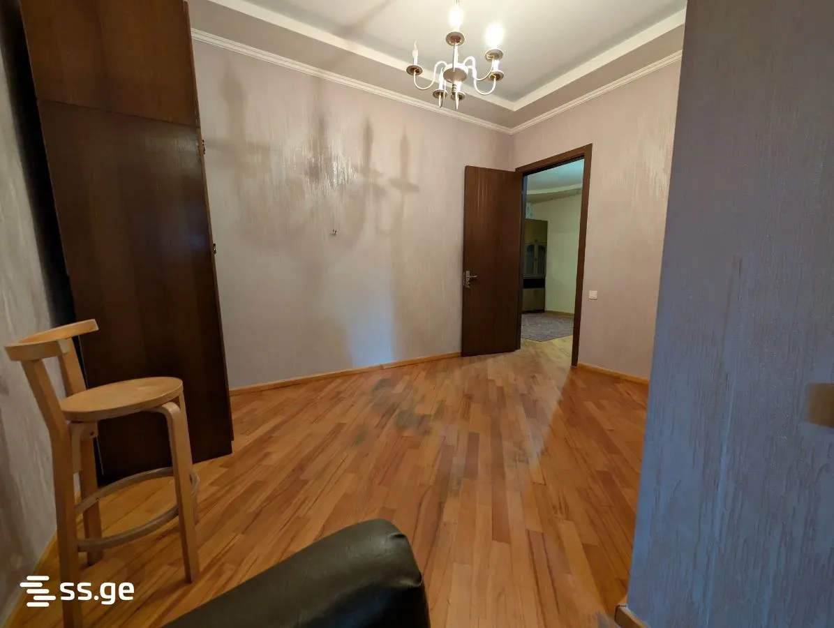 იყიდება 4-ოთახიანი ბინა, ნავთლუღი - ფოტო 10