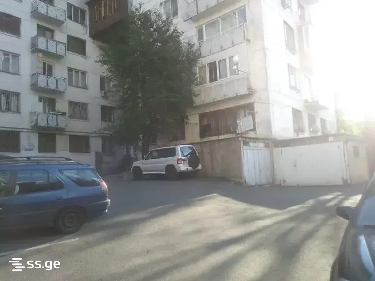იყიდება 2-ოთახიანი ბინა, ვერა - ფოტო 5